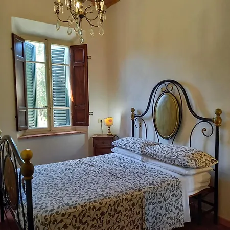 Charming Bed and breakfast Lucca